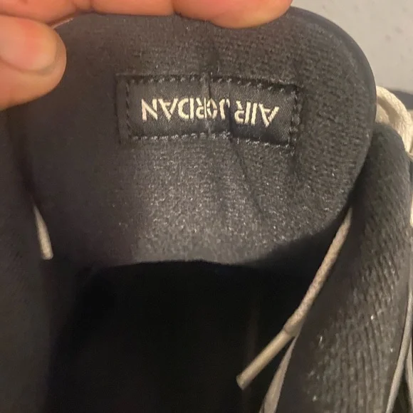 Jordan Black and White Low-Top Sneakers Air Jordan 4 Retro Thunder - Picture 4 of 10